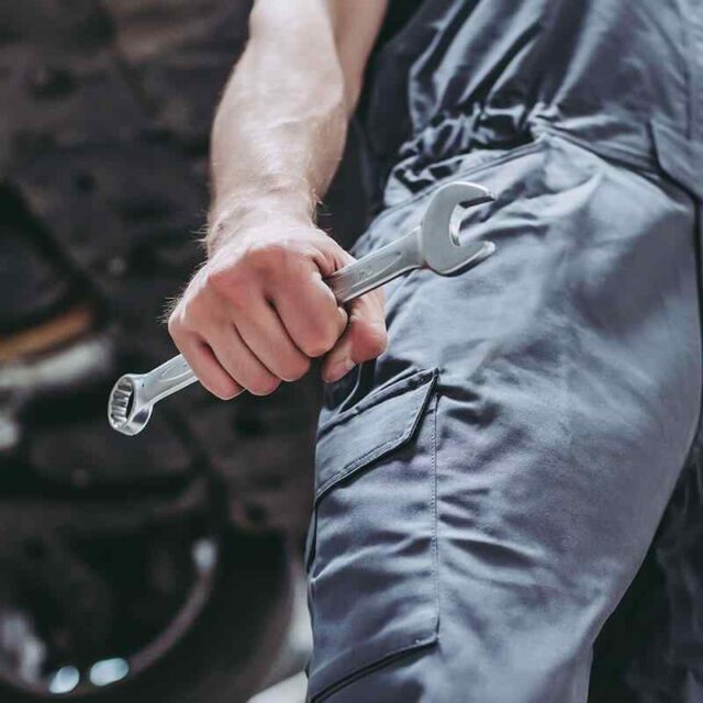 https://www.pegasuscarwash.com/wp-content/uploads/2021/11/img-intro-02-h7-640x640.jpg